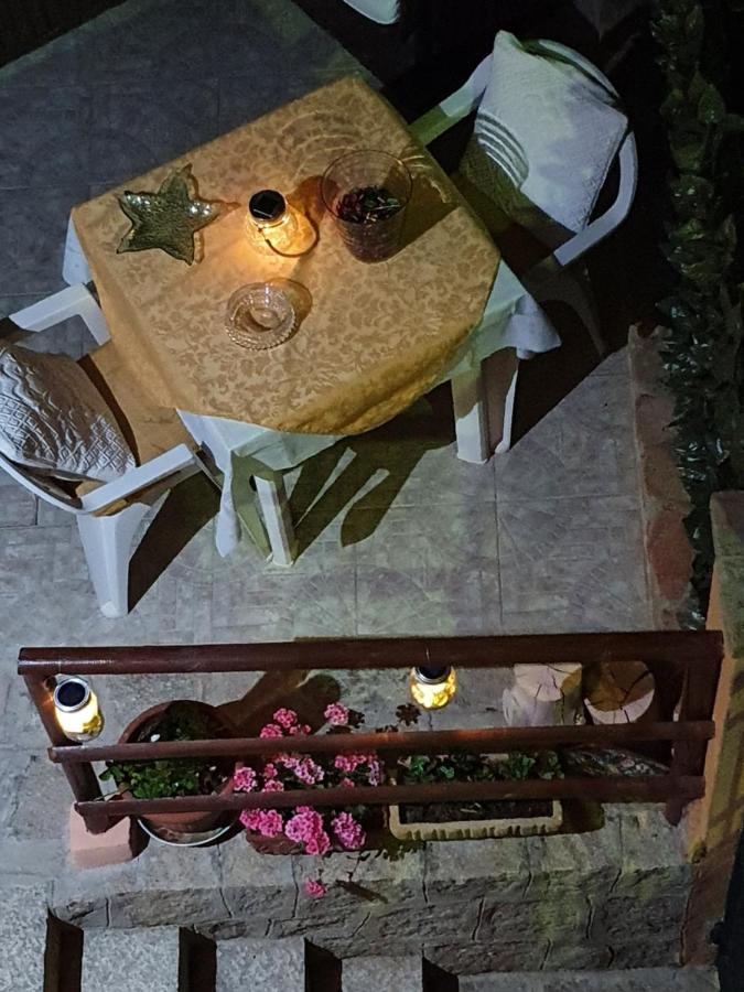 4 Stagioni Bed & Breakfast Виласимиус Екстериор снимка